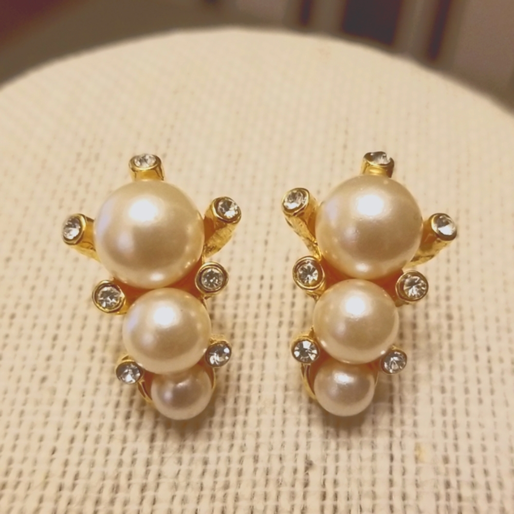 Gorgeous Pearl & Rhinestone Earrings